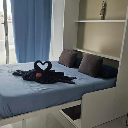 Ponderosa, Americas Daire Costa Adeje